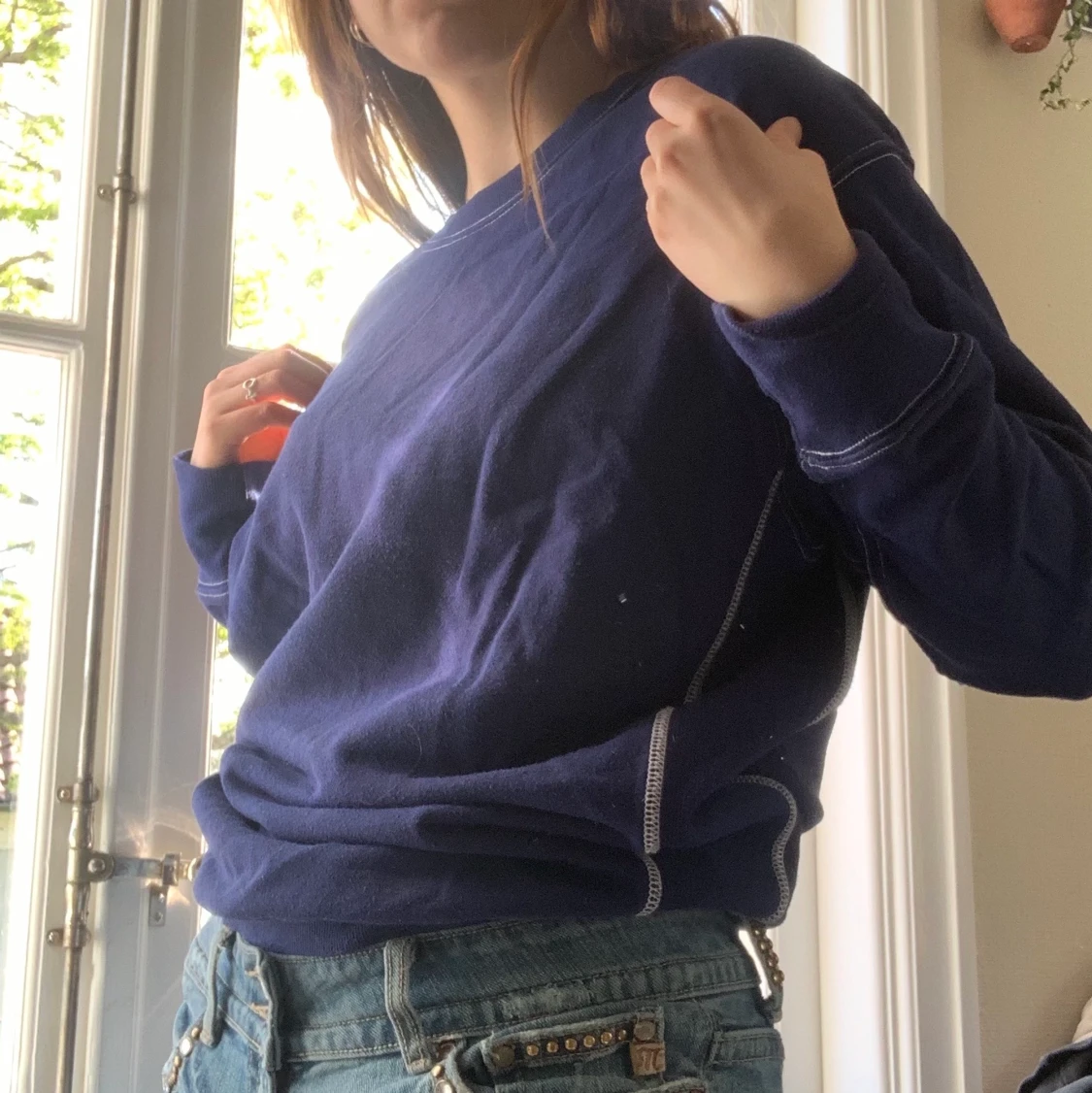 Marinblå tjocktröja - 90