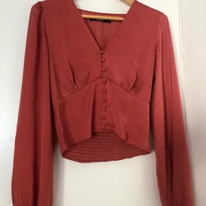 Korallfärgad blus - Korallfärgad blus 