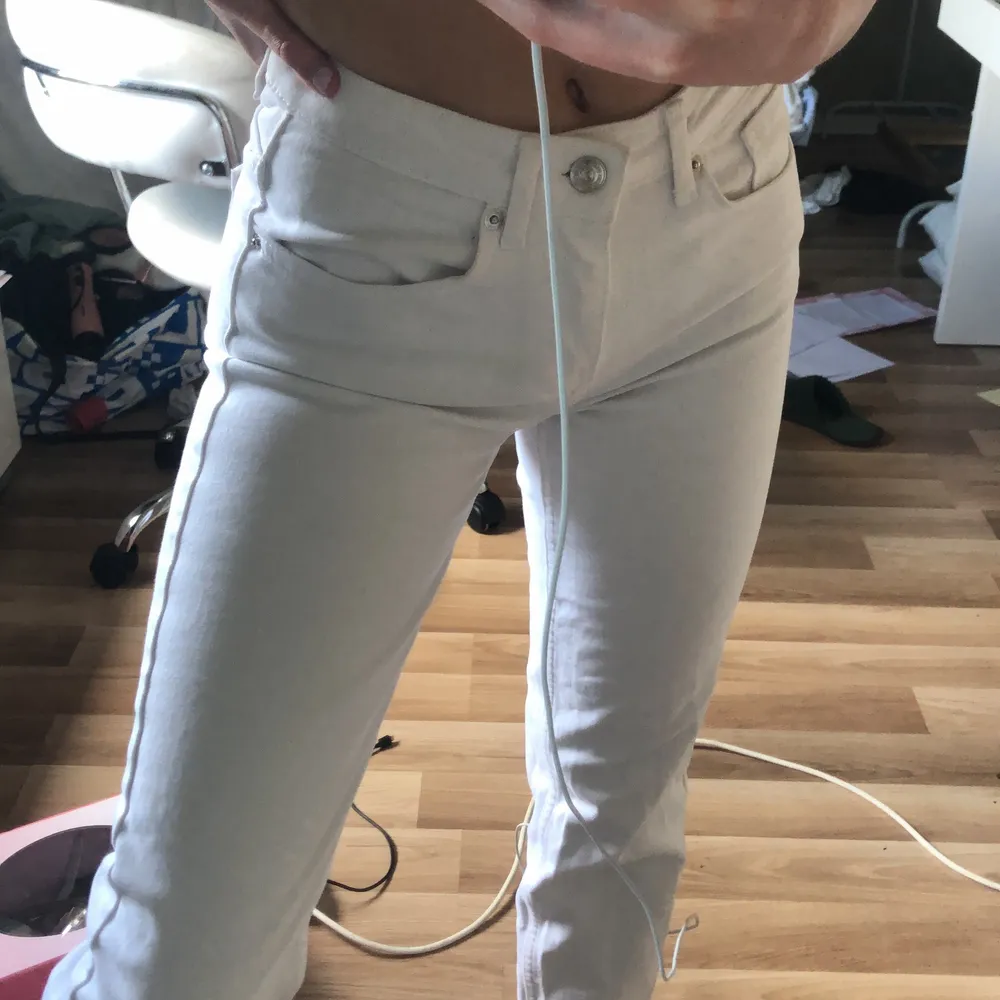 Sjuuukt snygga jeans som tyvärr blivit för små för mig🙁 toppen bra passform! Från denim rebel. Jeans & Byxor.