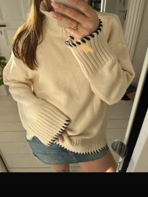 Stickad tröja  - Snygg stickad tröja från NAKD! 💕