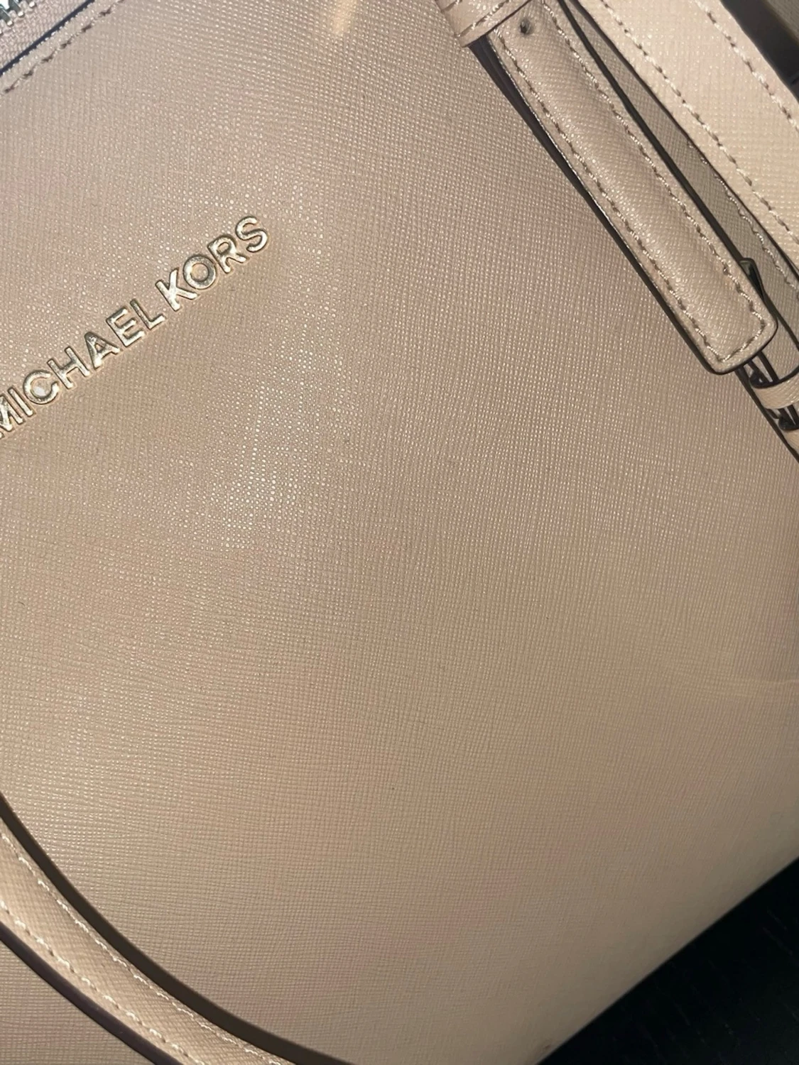 Beige handväska från Michael Kors