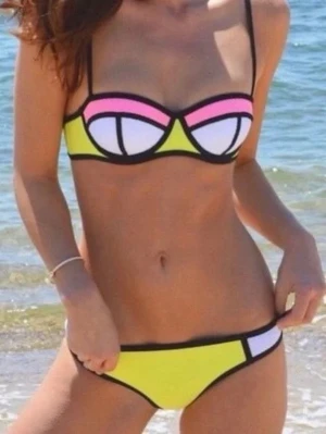 Gul push-up bikini set - Snygg trendig low waist bikini med push-up och avtagbara axelband! Har i storlek S, M och L men de är små i storleken! Helt nya!