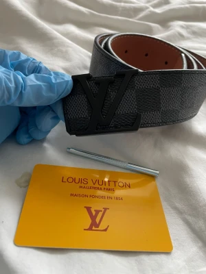 Helt ny hållgörare ingår  - Helt ny 