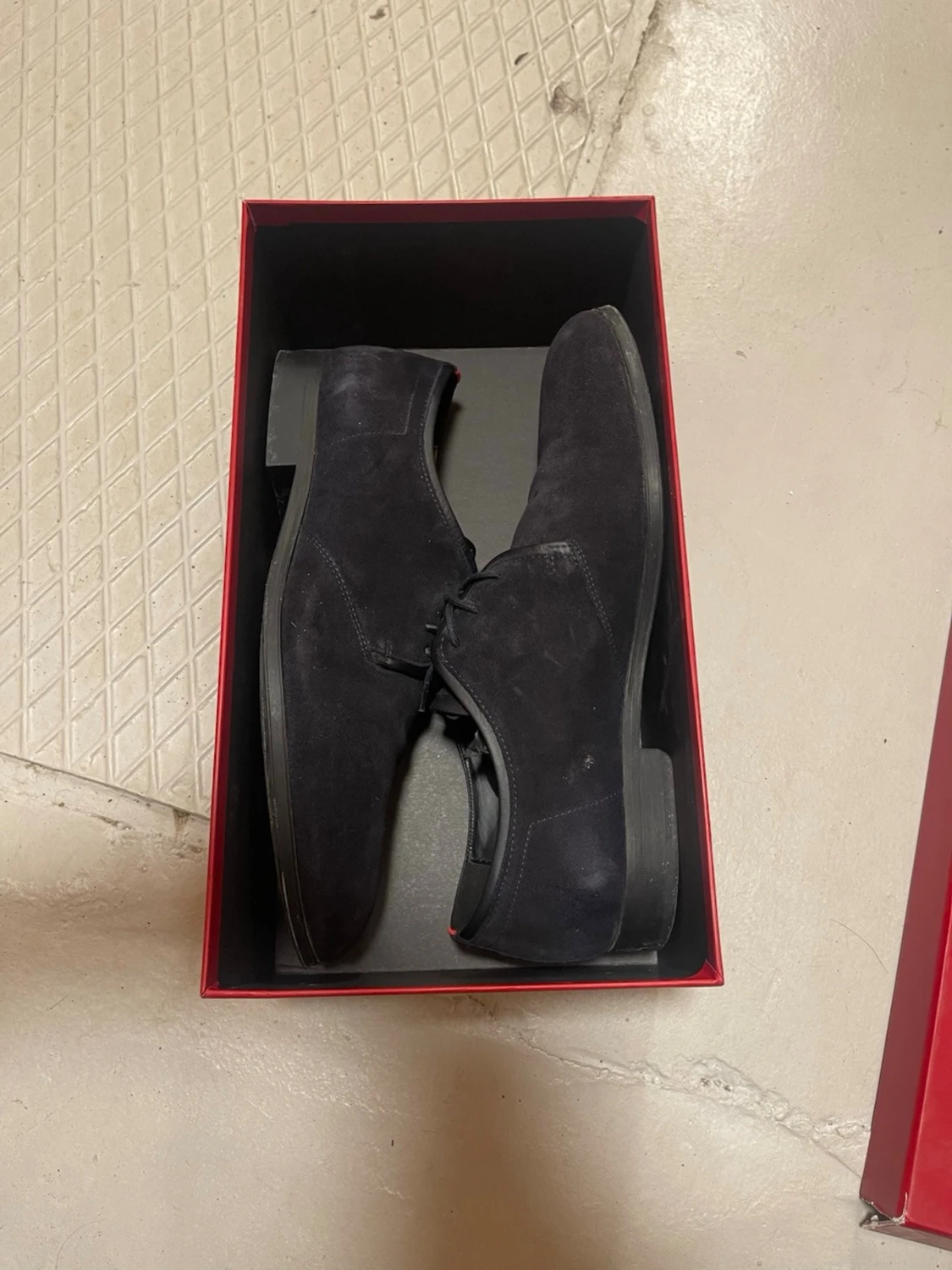 Mörkblåa mocka loafers