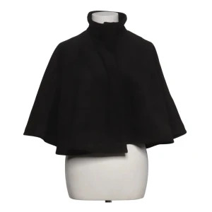 Svart cape från zara - Helt ny använd 2 gånger bara 