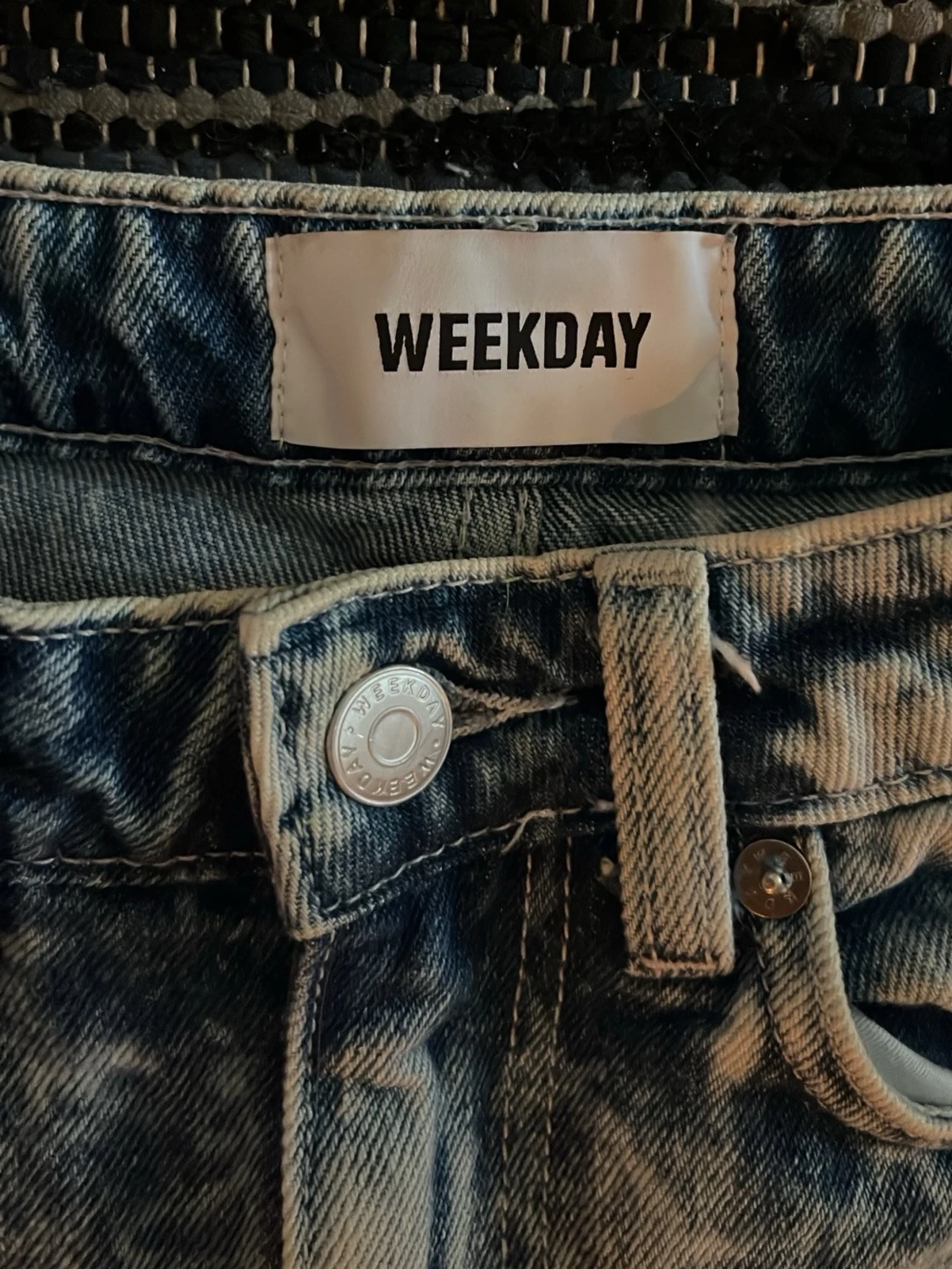 Acid wash jeansshorts från Weekday - 1