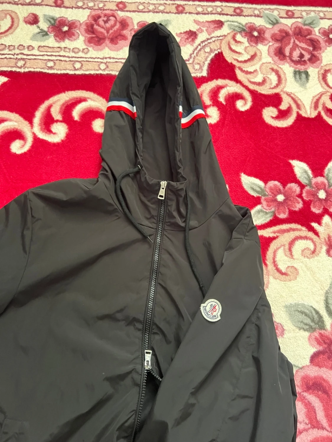 Svart Moncler vindjacka med huva - 1