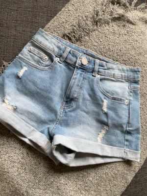Jeans shorts - Superfina jeans shorts, nytt skick!🤍