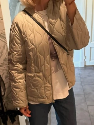 Vit oversized t-shirt Copenhagen Muse - Snygg t shirt, size Xs/S