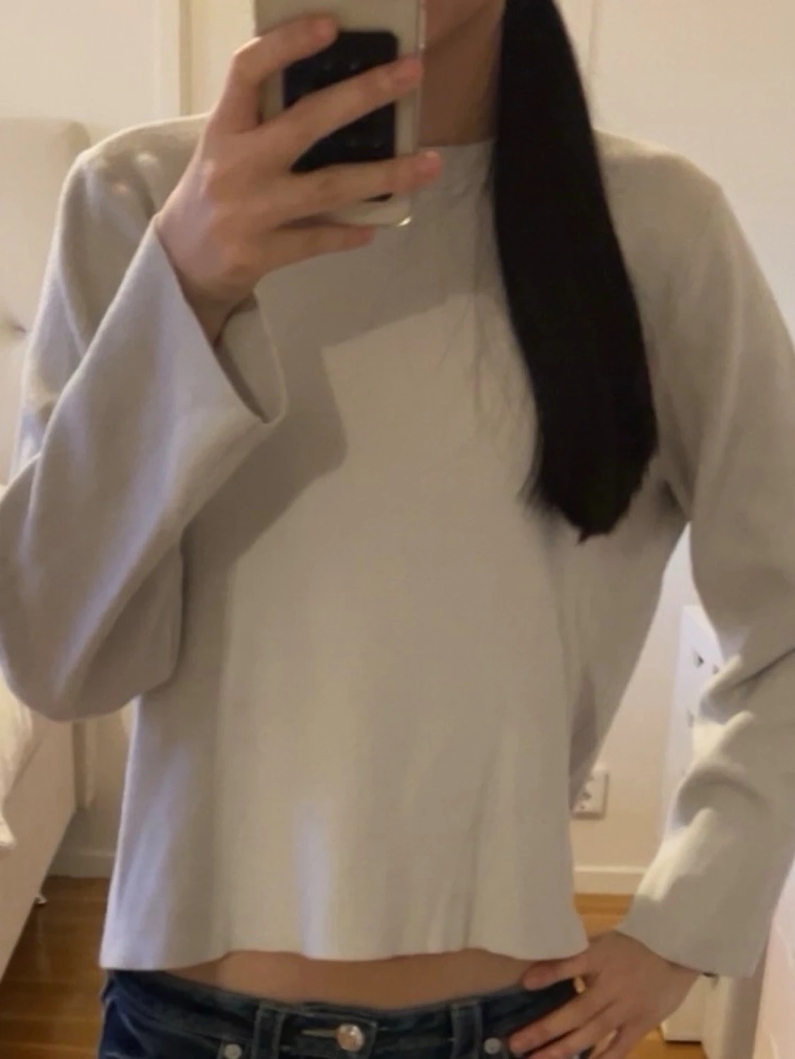 Ljusgrå basic tröja med rund hals