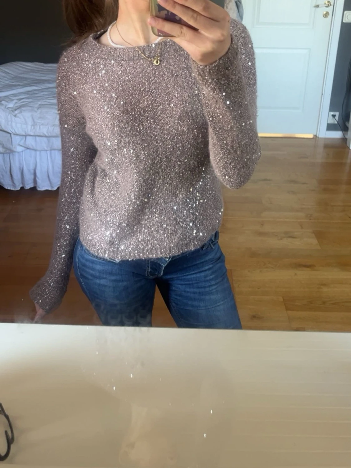 Glittrig beige stickad tröja - 1