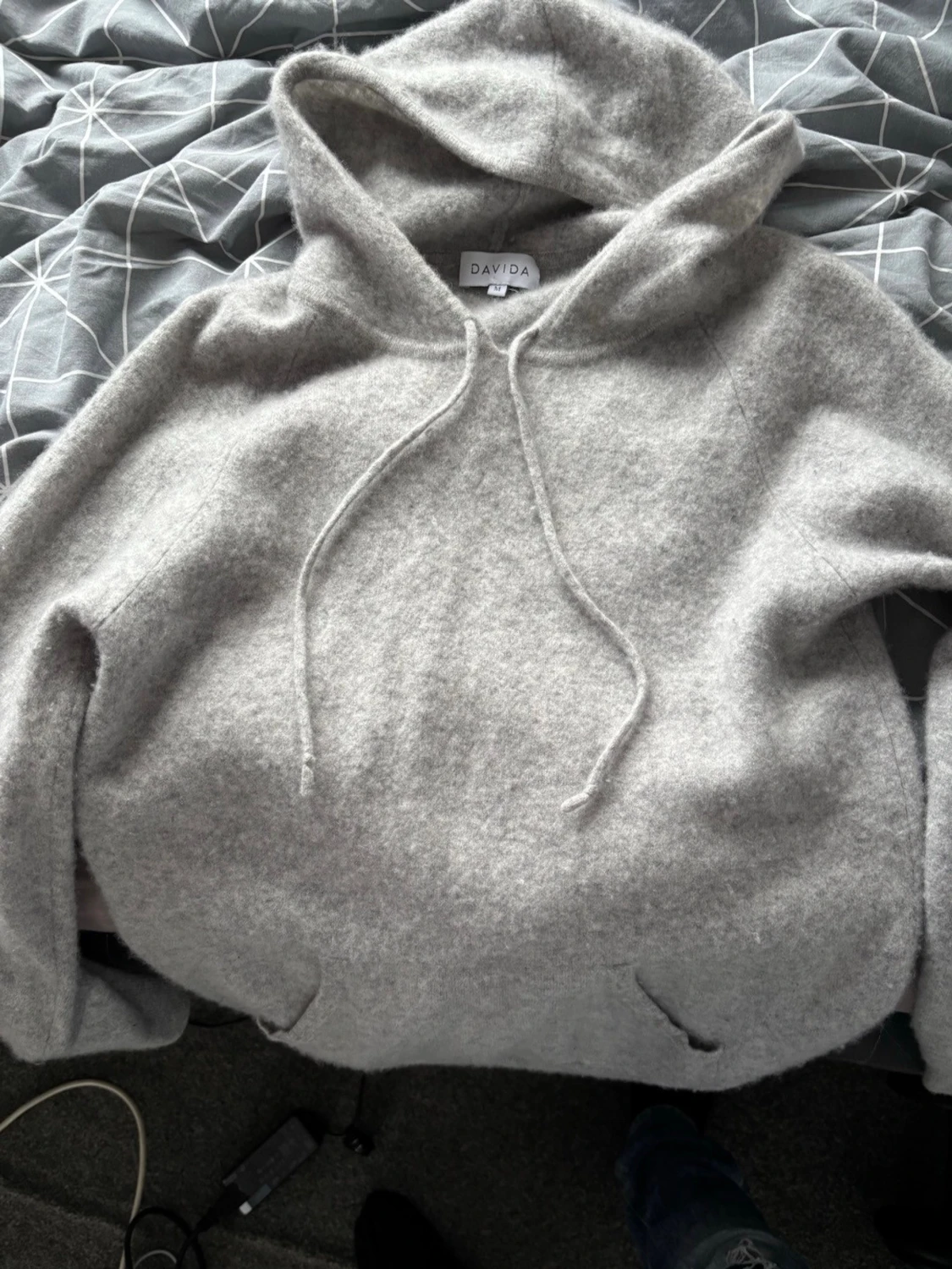 Ljusgrå hoodie från Davida