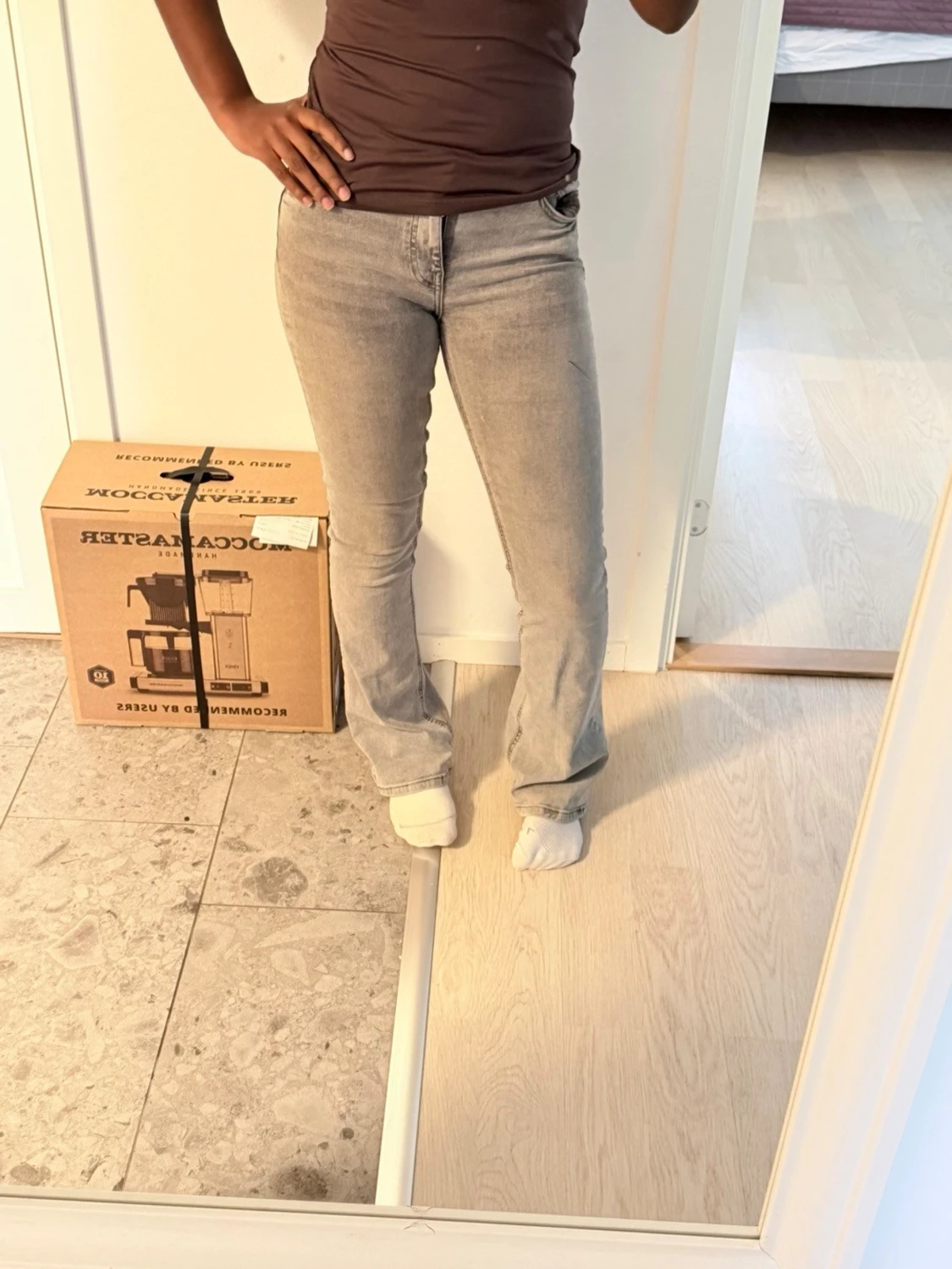 Ljusgrå bootcut jeans