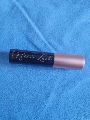Benefit Roller Lash Mascara Mini - Curling & lifting mascara, shade: black. 3,0g