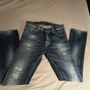 Nudie Jeans - Riktigt feta Nudie jeans med ass najs slittingar och fades hör av er vi frågar pris går att diskuteras