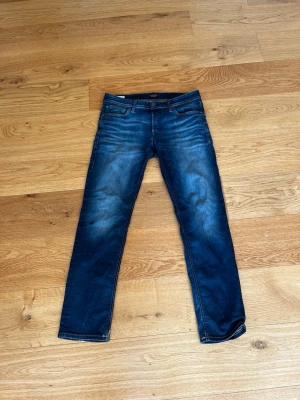 Jack and Jones  - Säljer nu mina jeans då dom är för stora! L32 W32 