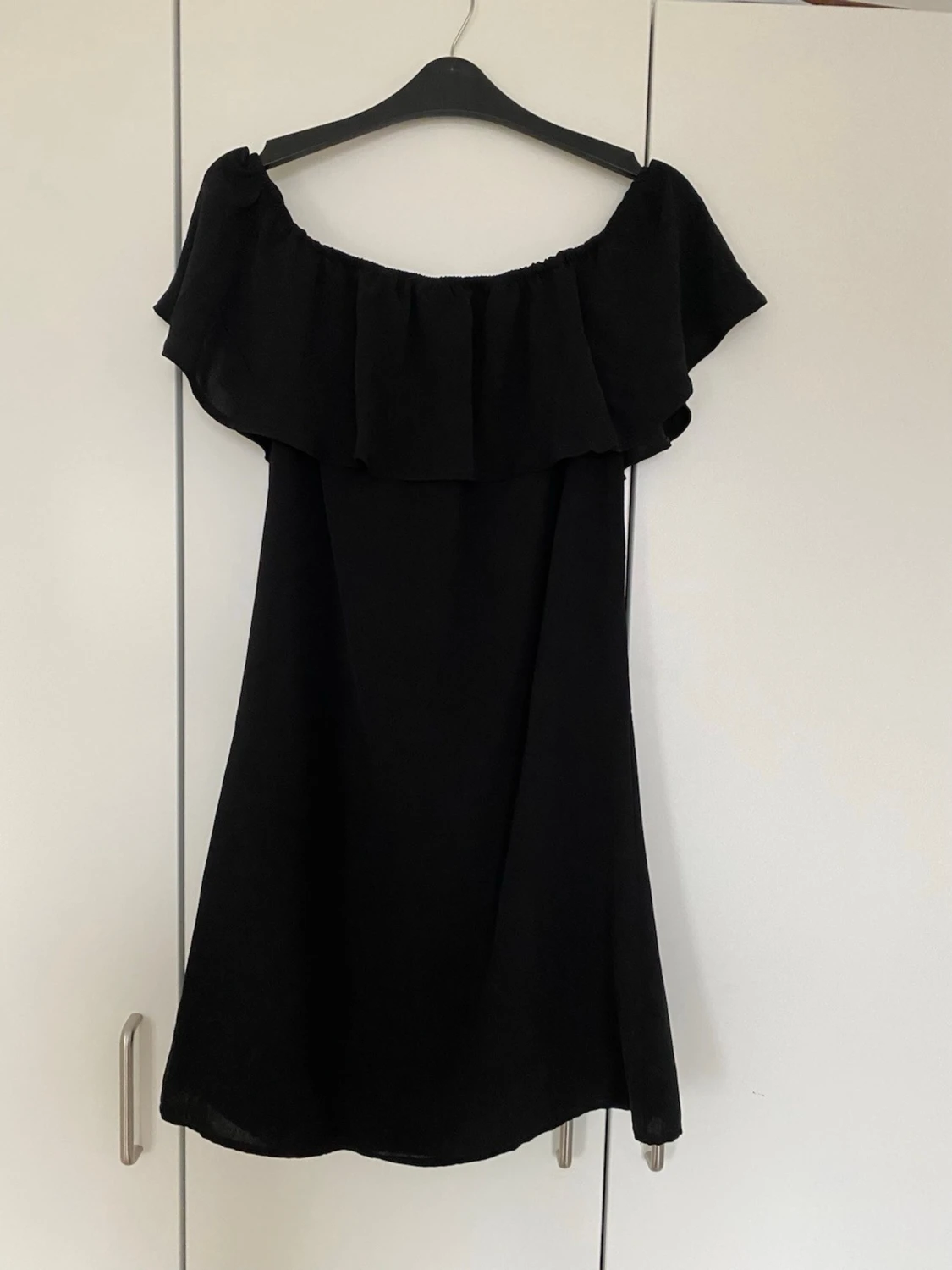 Svart offshoulder kortklänning - 1