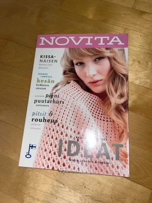 Novitan lehti kesä 2012 - Novitan neulontalehti. Pariin kertaan luettu. Päällystetty. Eläintalous MMM Katsothan myös muut ilmoitukseni Tarjoa 