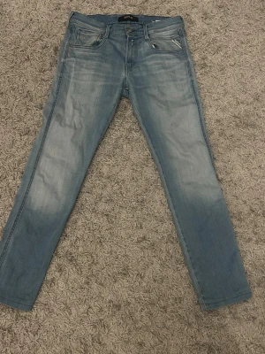 Replay anbass - Ljusblå Replay anbass w30 l32 om ni har några mer frågor så är det bara att skriva👍