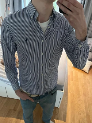 Randig skjorta från Ralph Lauren - Snygg randig Ralph Lauren skjorta | Storlek S | Mycket bra skick✅|