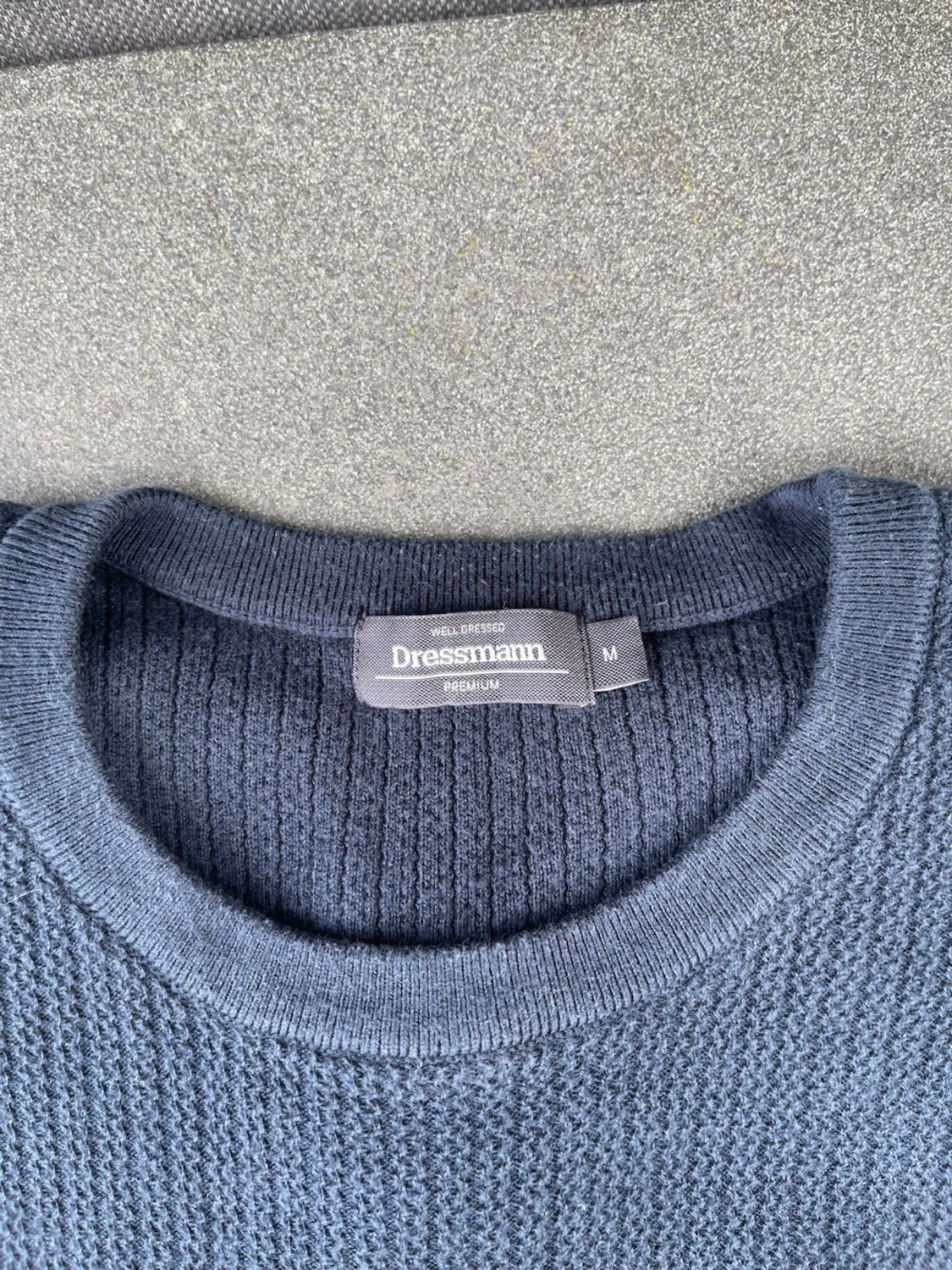 Mörkblå stickad t-shirt - 2