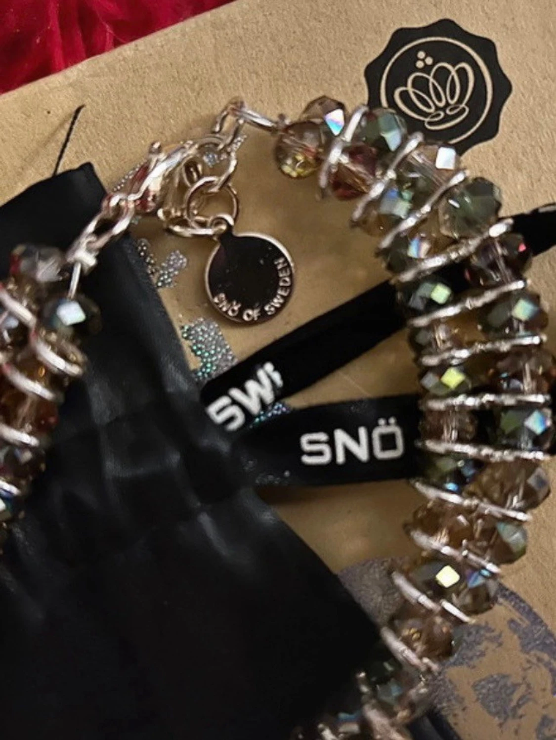 Glittrigt halsband med pärlor - 2