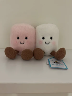 Jellycar marshmallow - Utsåld marshmallow jellycat. Perfekt att ge till din kompis som friendship grej. Går att sänka priset.
