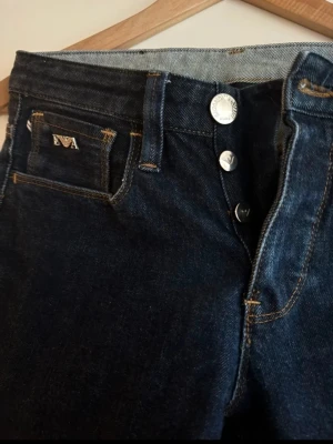 Mörkblå jeans från Emporio Armani - Orginal ea7 jeans i mycket fint skick storlek S W29 