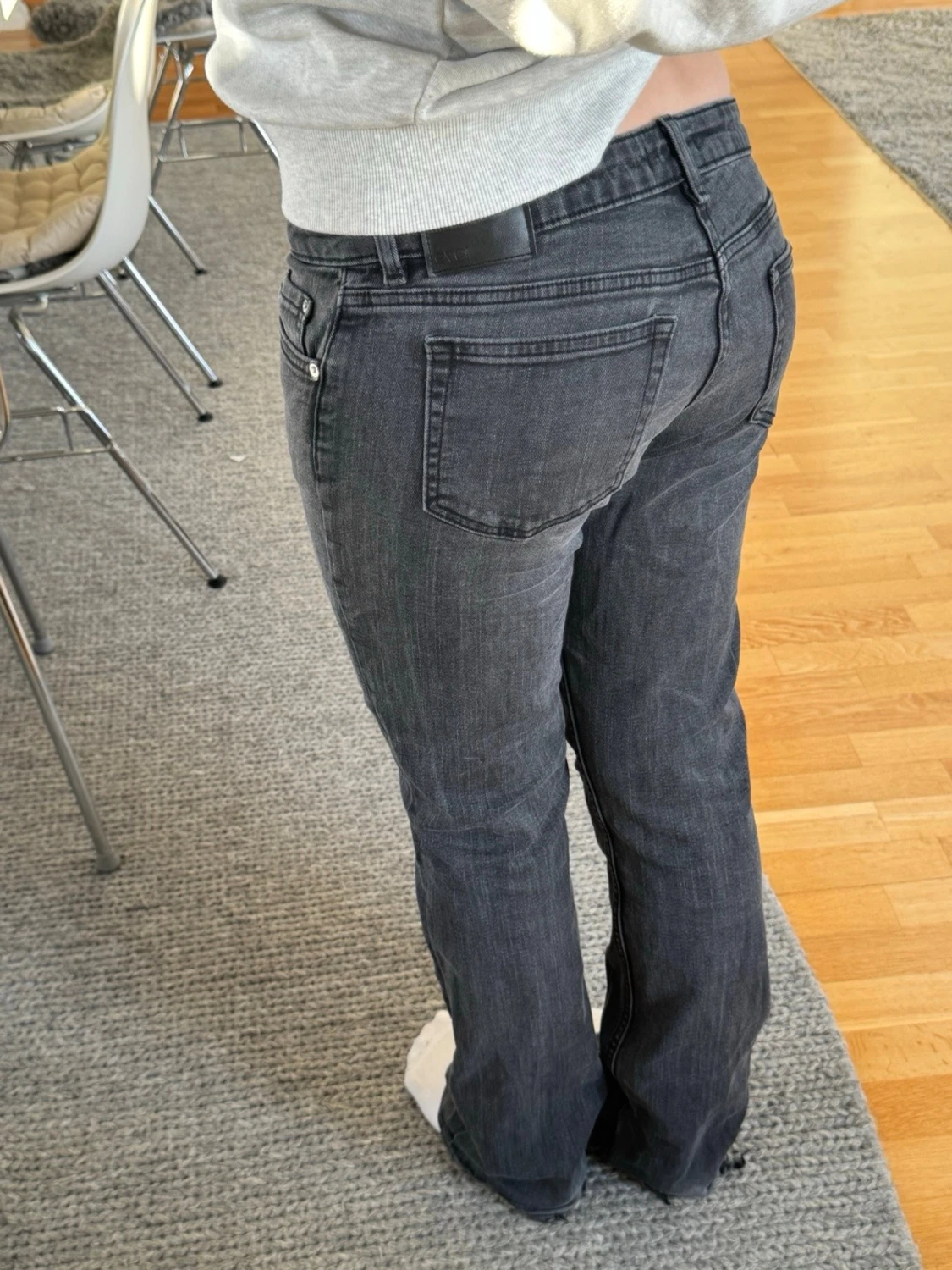 Svarta bootcut jeans med låg midja - 1