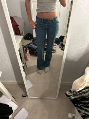 Low waist bootcut jeans  - Low waist bootcut jeans från lager 157 i storlek Xxs🩷