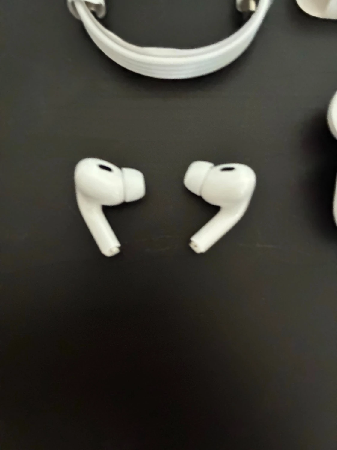 Apple AirPods Pro med laddningsetui - 1