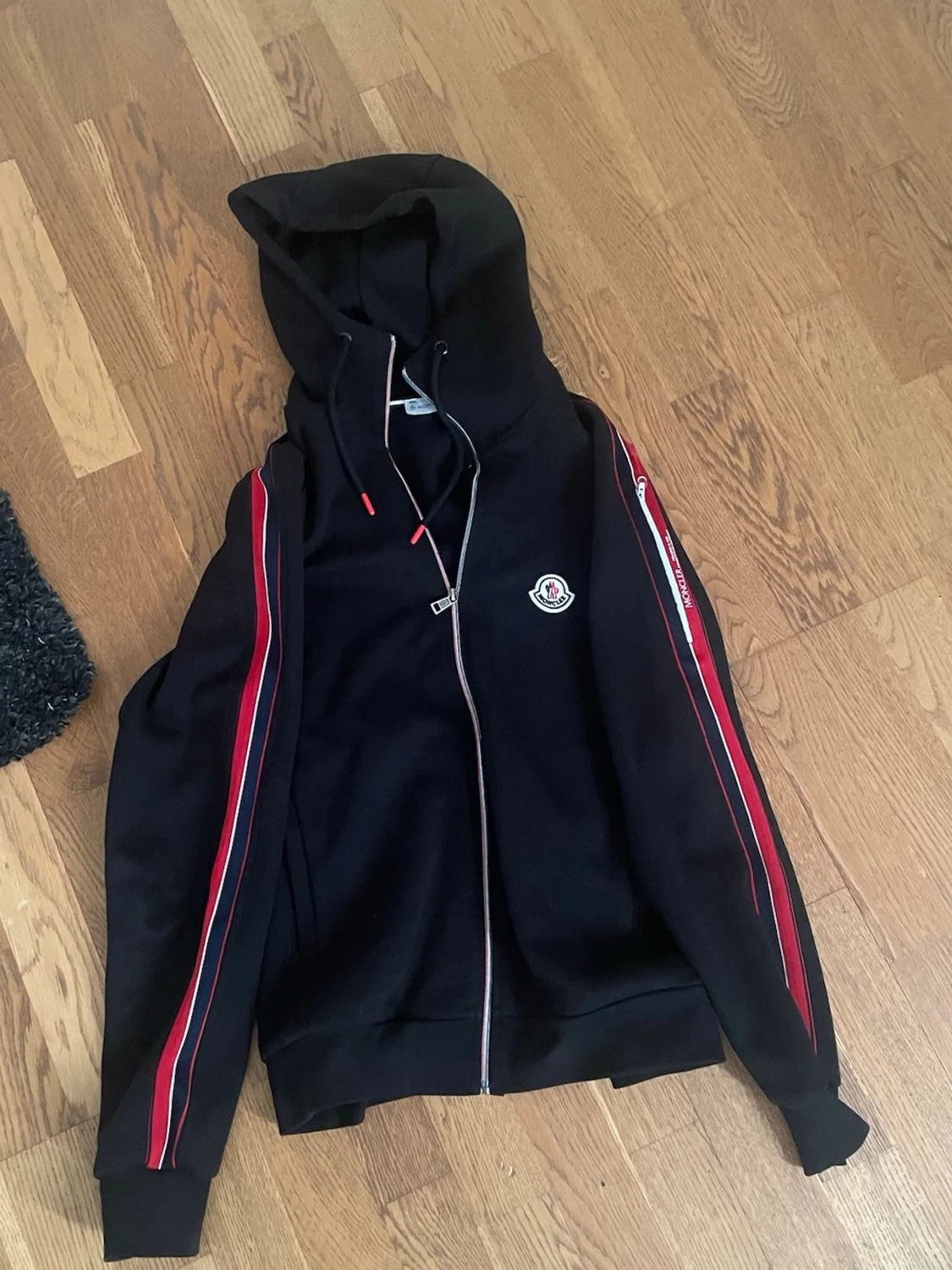 Moncler hoodie unik 