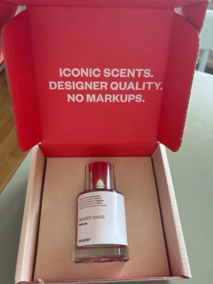 Woody Sage parfym från Dossier - Woody Sage är en parfym från Dossier som ska efterlikna Wood and sea samt från jo Malone. 100ml test pratas några gånger 