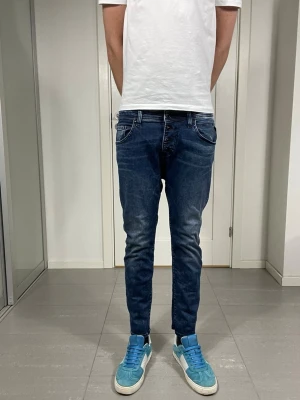 Replay Jeans  - Säljer nu dessa Replay Jeans som är i en unisex modell, skriv för fler bilder/frågor🙌🏼