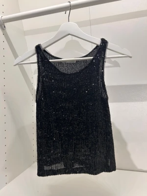 Glittrigt linne från Zara - Coolt linne från Zara i storlek 140!❣️❣️