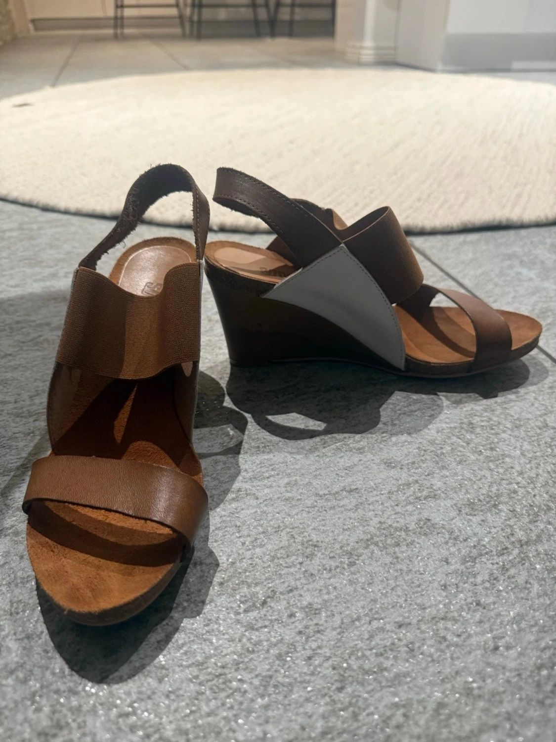 Bruna kilklackade sandaler - 2