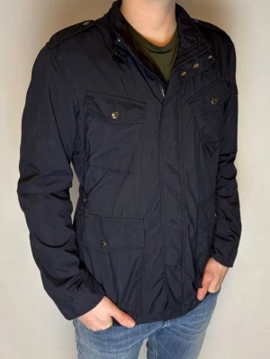 Woolrich fieldjacka - Woolrich fieldjacka storlek M skick 8/10  plagg nmr 15