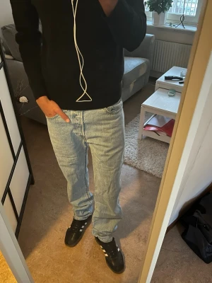 Levi’s 501 - Säljer dessa 501. Använt ett par gånger men inte blivit till användning. Pris kan diskuteras!!✌️