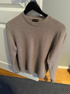 Stenströms tröja  - En Kashmir tröja från Stenströms. Strl M och använd 3 gånger. 