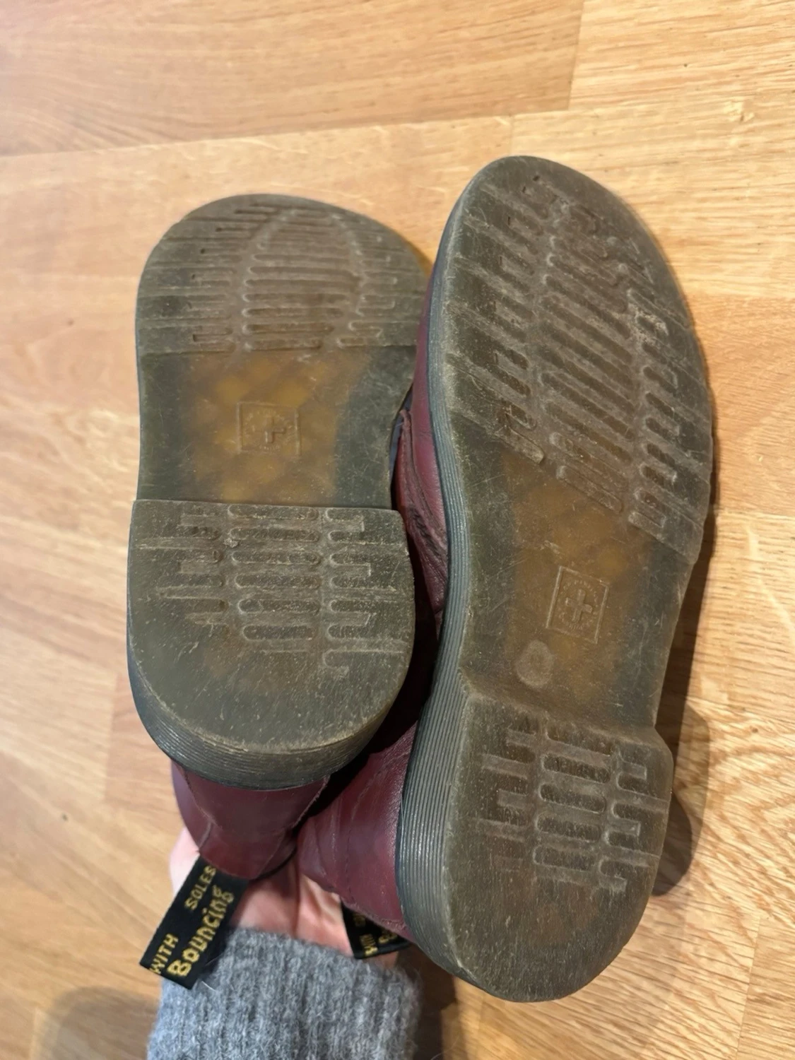 Vinröda Dr. Martens boots stl 35 - 2