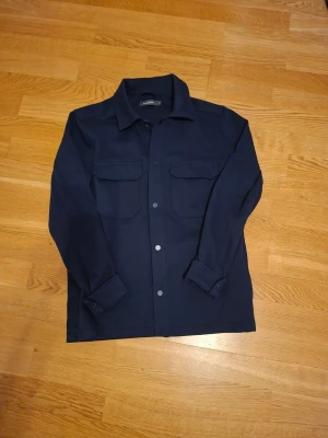 Dressman overshirt  - Dressman overshirt mörkblå i ny skick 