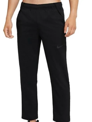 Nike byxor  - Säljer ett par svarta Nike drifit tränings byxor. Storlek medium aldrig använda så helt nya. 