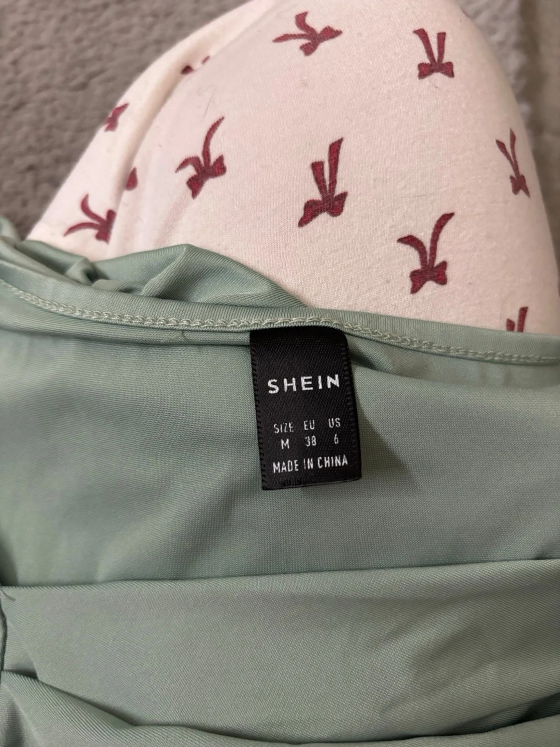 Ljusgrön långklänning med drapering - 2