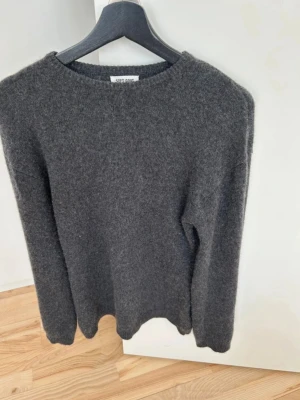 Soft Goat grey 100% cashmere sweater - Soft Goat tröja i 100% Kashmir. Fint skick. Storlek S. Nypris ca 3000kr