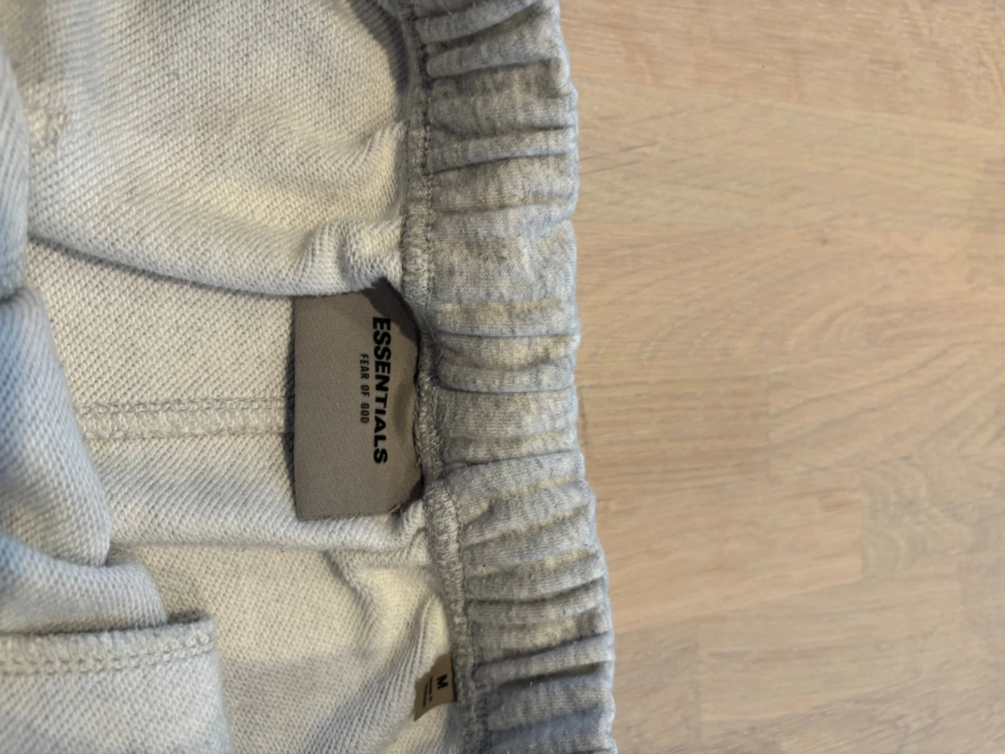 Grå Essentials Fear of God shorts - 5