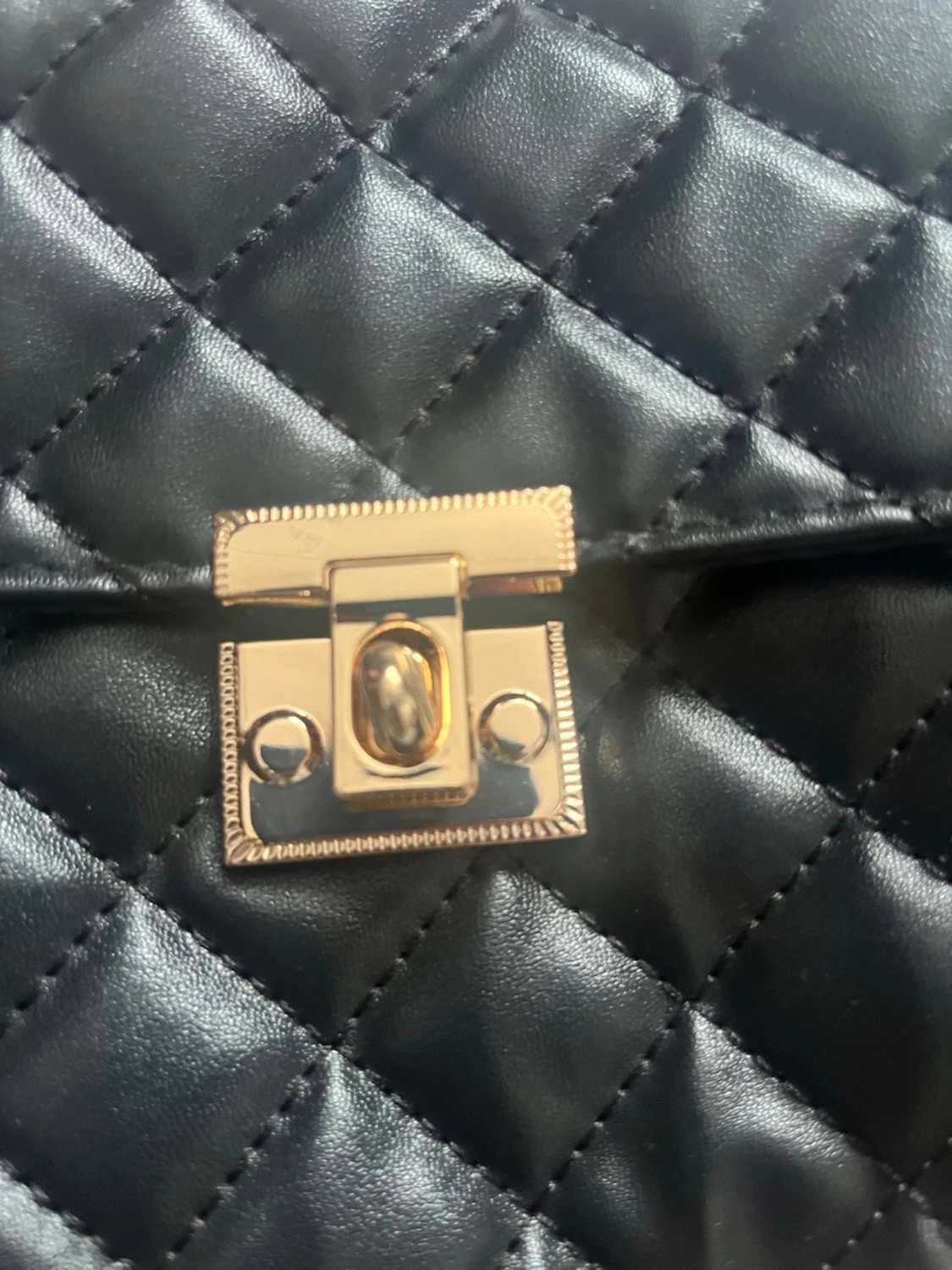 Svart quiltad axelväska med kedja - 4