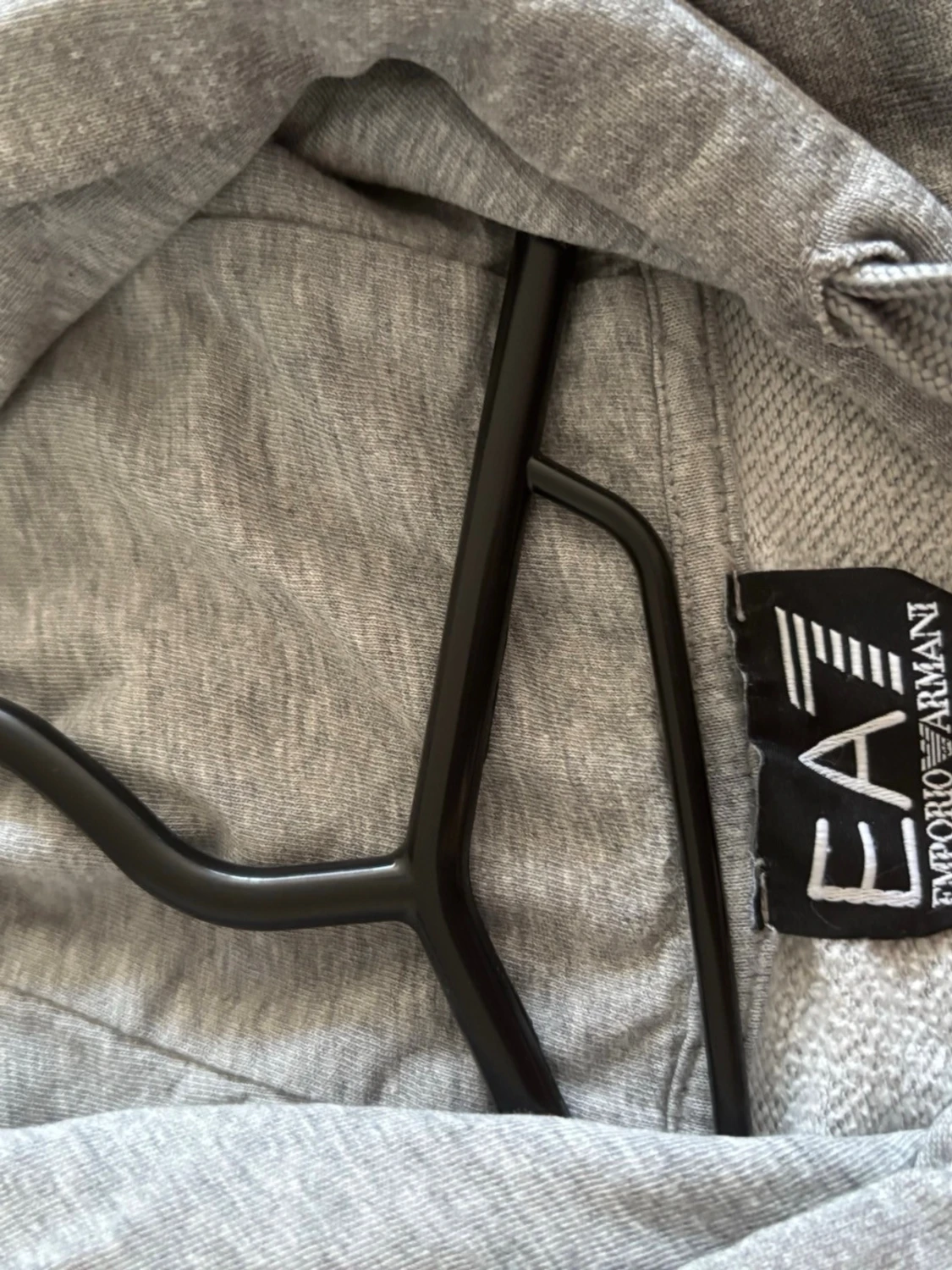 Grå hoodie från Emporio Armani EA7 - 2