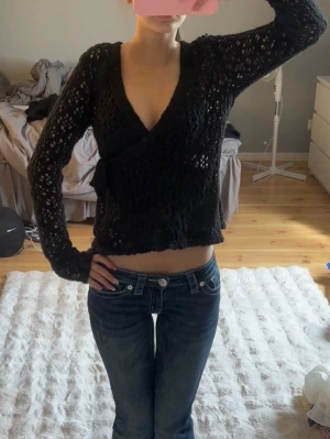 Tröja - Omlott tröja som man knyter på ena sidan💞använt skick men fortfarande snygg!