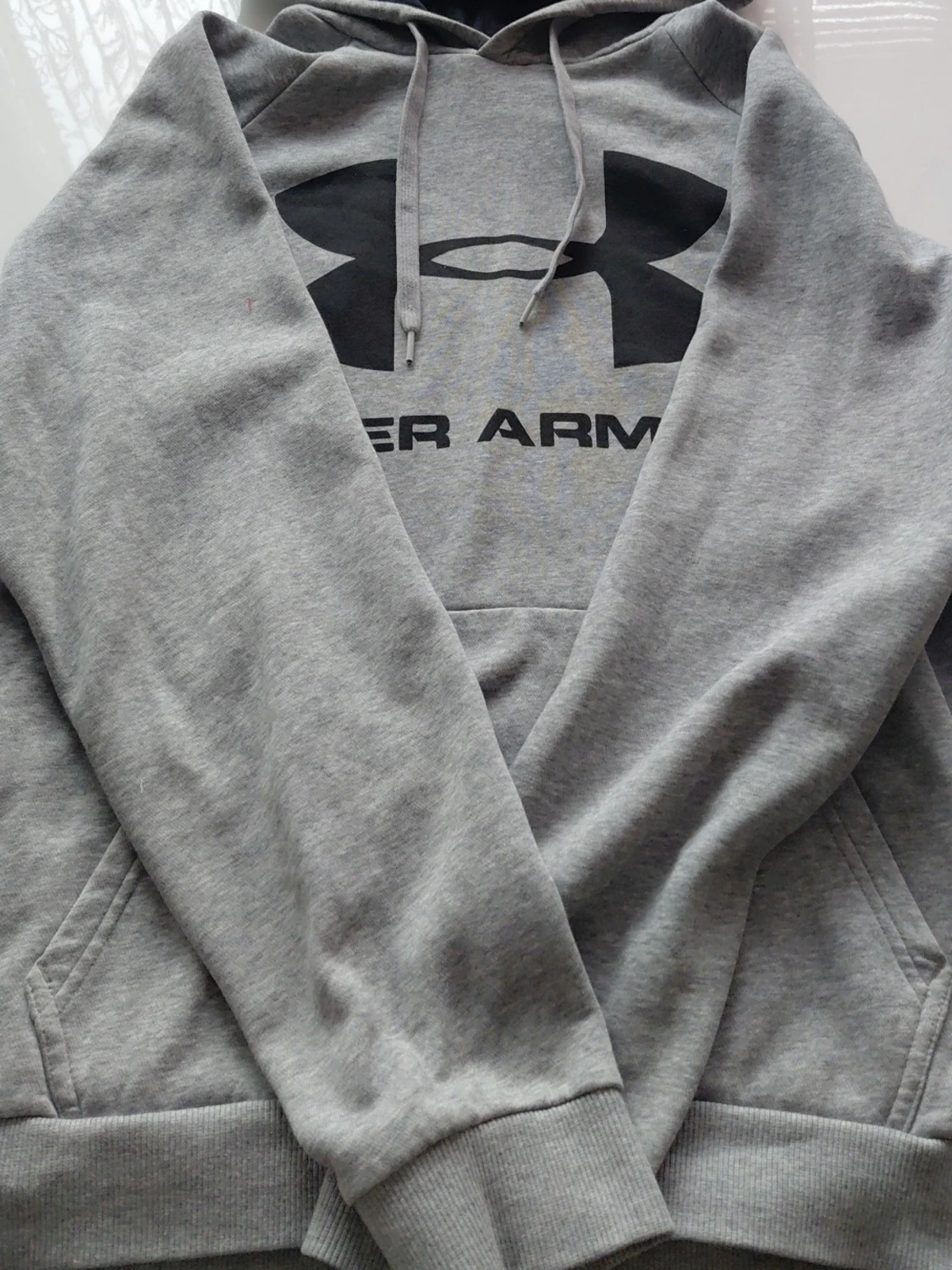 Grå hoodie från Under Armour - 1