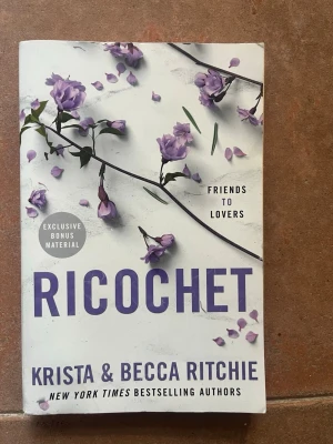 Ricochet av Krista & Becca Ritchie - Ricochet av Krista & Becca Ritchie!💗🌸
